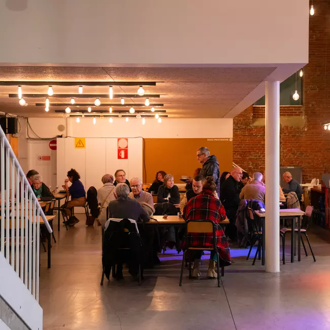 Cantine de Mars en soirée