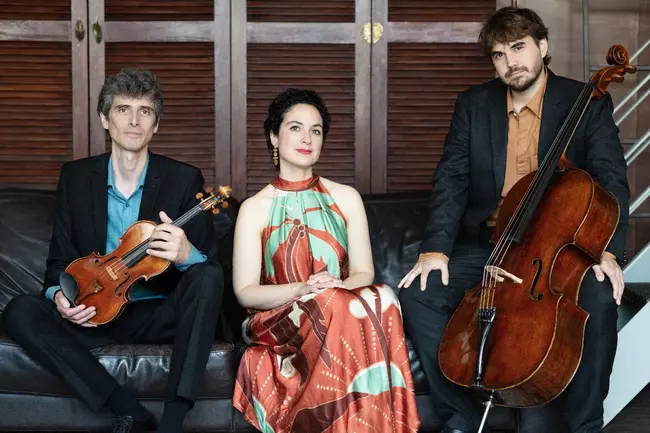 Trio Karénine by Béatrice Cruveiller