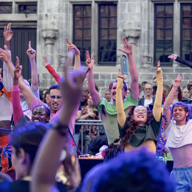 Festival au carré : Les Ouinch Ouinch enflamment la Grand-Place